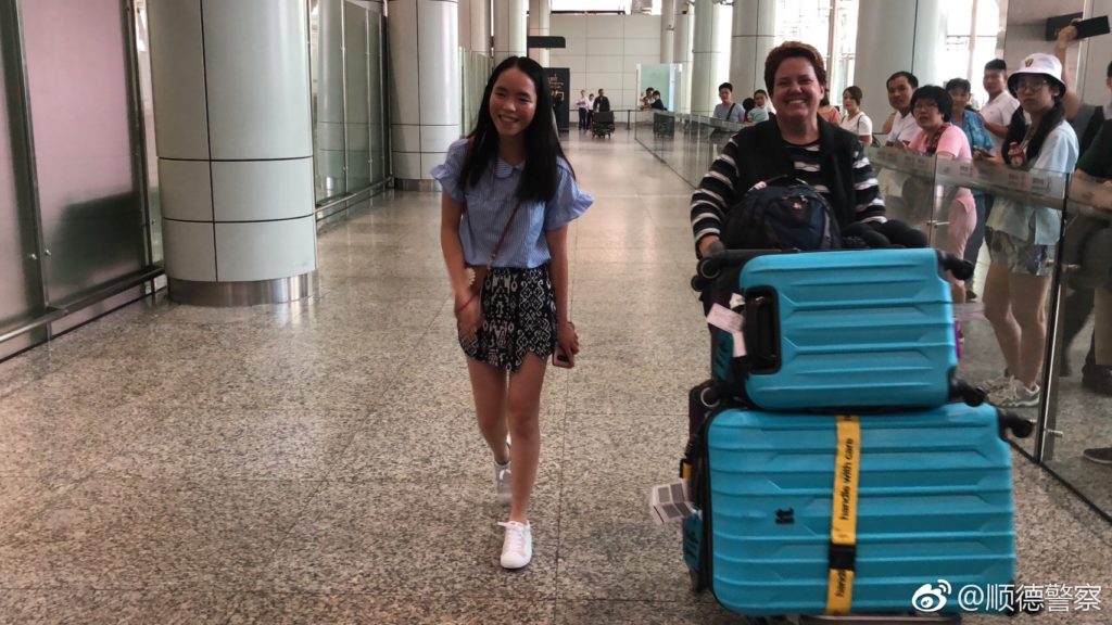 苦尋13年！女兒5歲走失「如今18歲成美國學霸」  跨國尋親淚喊：你就是我的父親