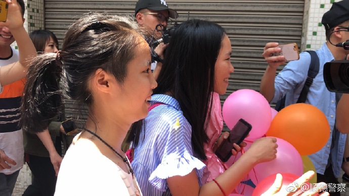 苦尋13年！女兒5歲走失「如今18歲成美國學霸」  跨國尋親淚喊：你就是我的父親