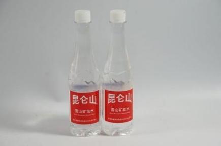 20年老打掃阿姨教你清理絕招「只花十塊錢」讓家裡瓷磚煥然一新「污垢油漬瞬間消失」