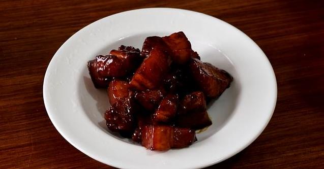 「一斤五花肉加2塊乳豆腐」試試這樣做，好吃不膩又特別下飯！