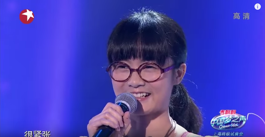 呆萌女孩「超純淨天籟」一唱全場就安靜下來！點閱破400萬網驚：這聲音可以停止戰火