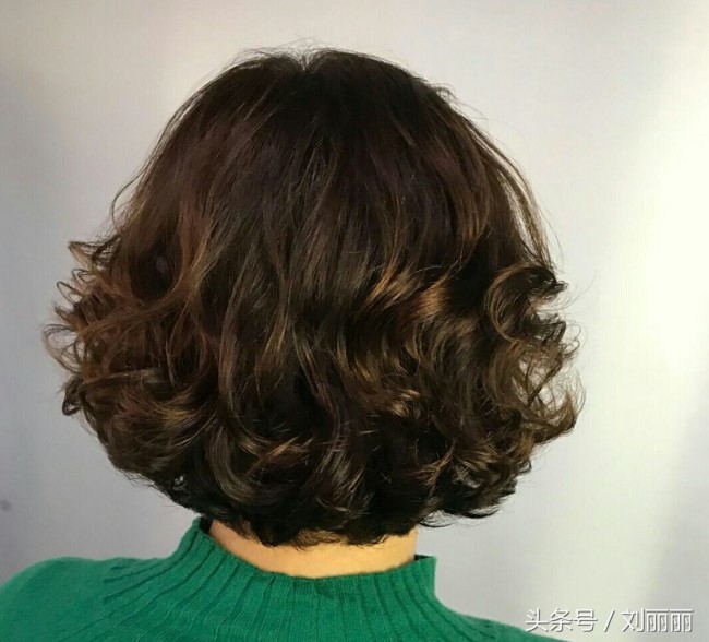 中年女性髪型無論怎麼剪千萬「不要錯過12款」！時尚減齡最優雅