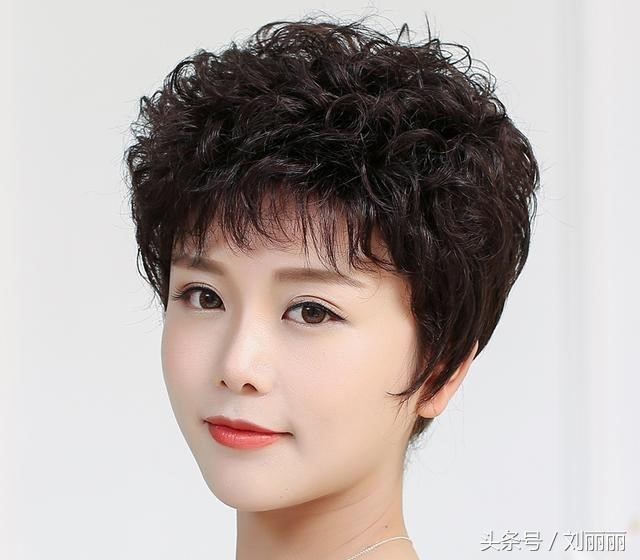 中年女性髪型無論怎麼剪千萬「不要錯過12款」！時尚減齡最優雅