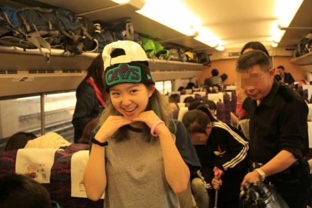 上有百億家產！林青霞女兒被拍到當服務生「端茶倒水沒架子」　不求名利靠自己「曝正臉清秀面容」