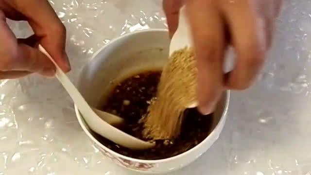 秋燥沒胃口！教你「涼拌黑木耳」爽脆開胃「蒜香醋香味濃郁」簡單好做一看就會