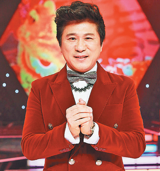 胡瓜張菲唱雙簧《苦戀歌》超神默契笑破眾人！網大驚：胡瓜的歌聲出乎意料