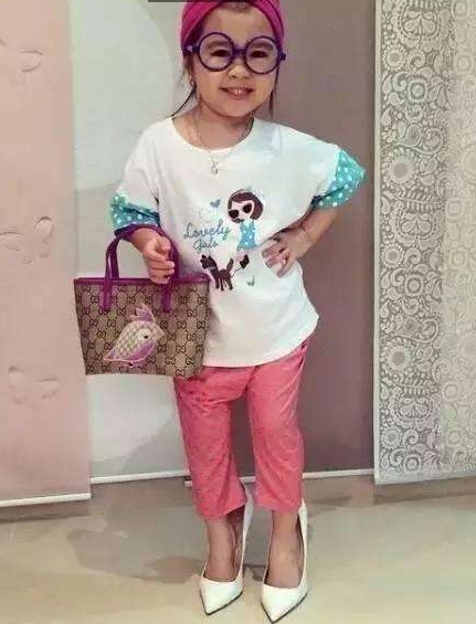 5歲小女孩太萌「收服阿拉伯土豪」全家被接過去住　4年後網友直呼：最年輕的富婆