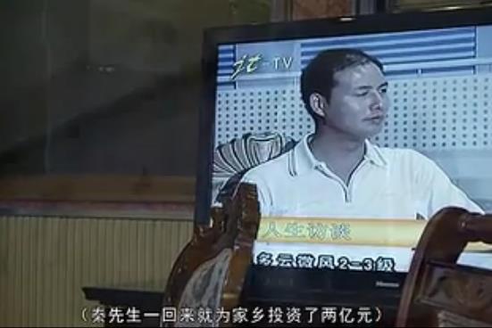 富豪「裝成乞丐」回鄉卻遭到兄弟百般嫌棄！參加同學會被嘲笑「結局大快人心」