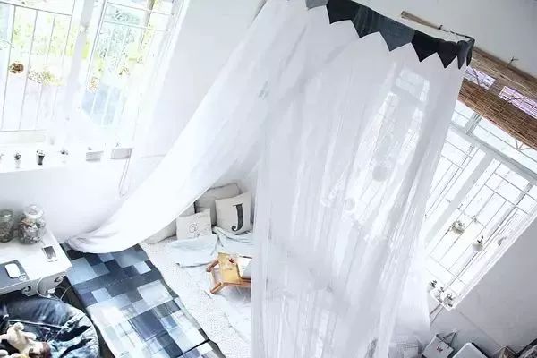 她30歲「不工作、沒男友」靠垃圾改造36坪老舊房　隱居山林「活成仙女模樣」成果美得不像話