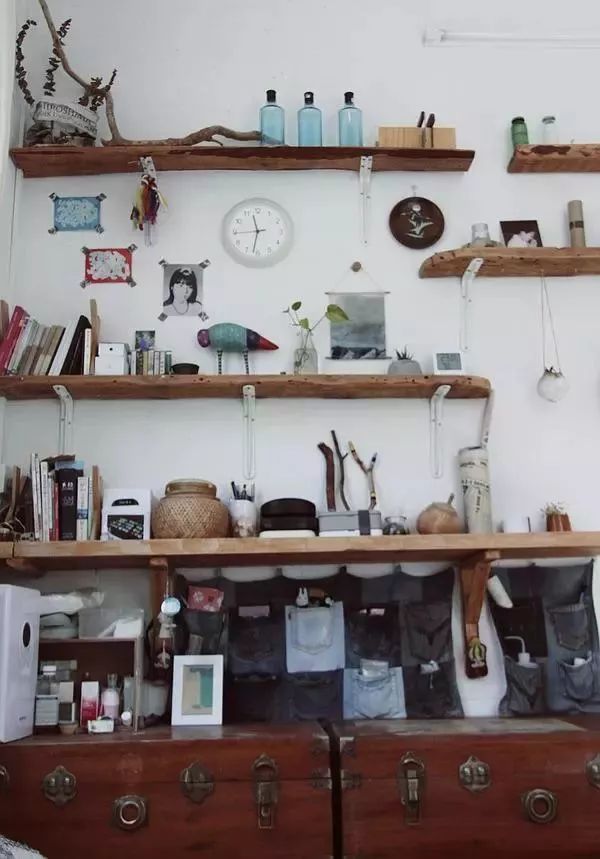 她30歲「不工作、沒男友」靠垃圾改造36坪老舊房　隱居山林「活成仙女模樣」成果美得不像話