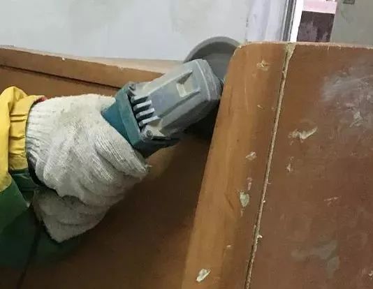 她30歲「不工作、沒男友」靠垃圾改造36坪老舊房　隱居山林「活成仙女模樣」成果美得不像話