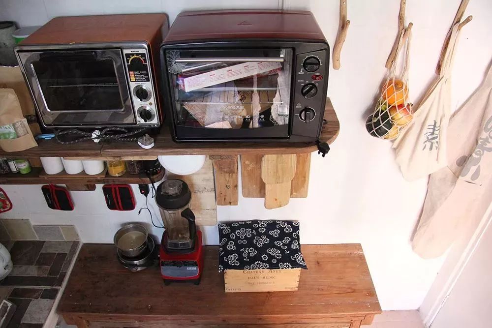 她30歲「不工作、沒男友」靠垃圾改造36坪老舊房　隱居山林「活成仙女模樣」成果美得不像話