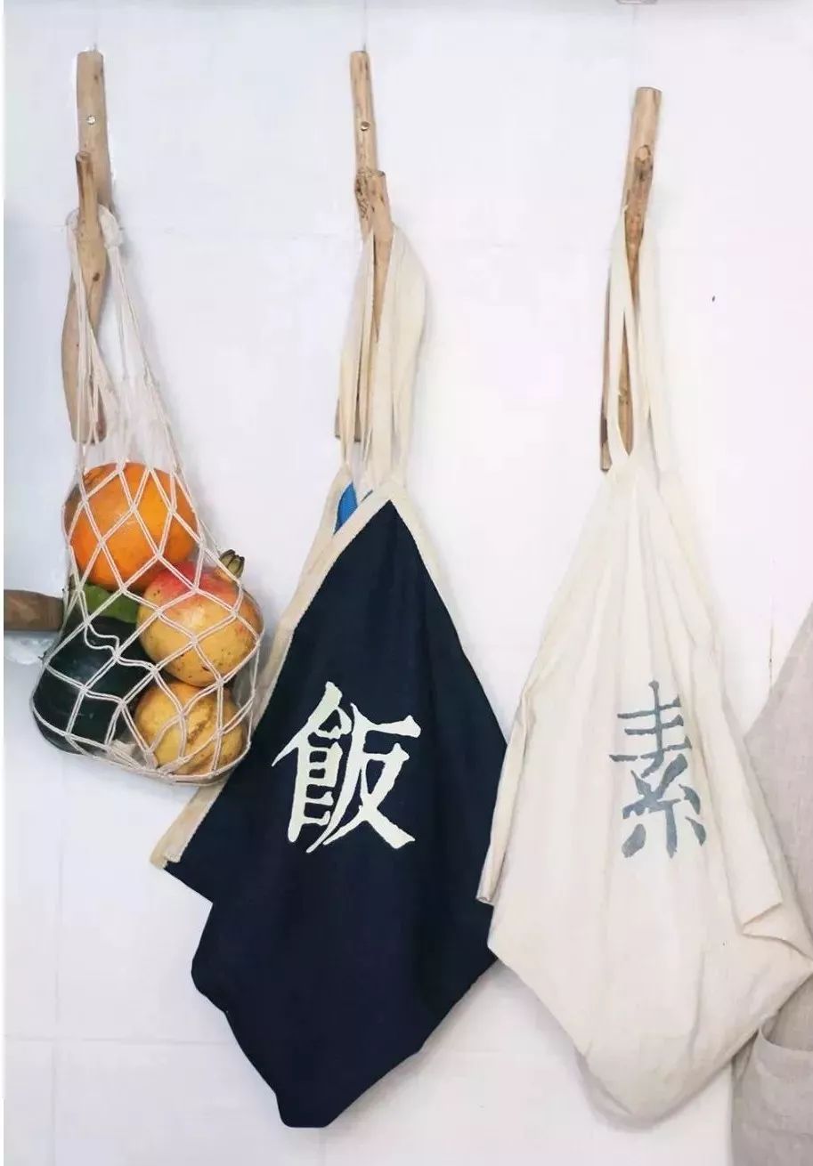 她30歲「不工作、沒男友」靠垃圾改造36坪老舊房　隱居山林「活成仙女模樣」成果美得不像話