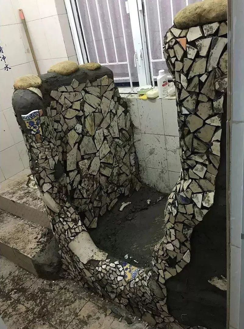 她30歲「不工作、沒男友」靠垃圾改造36坪老舊房　隱居山林「活成仙女模樣」成果美得不像話