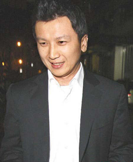 侯佩岑「嫁豪門老公5年」甜喊：謝謝你娶我❤　網友起底男方「不只是證券副總而已」背景超硬