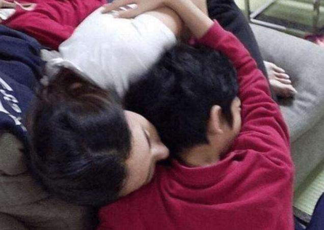  張柏芝這些照片，謝霆鋒一定不敢看，網友：忍不住落淚！