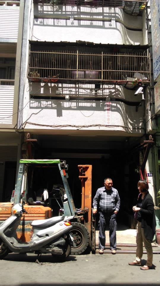 狗眼看人低！阿公做黑手30年養家「想學小提琴遭嘲笑」：阿北你別亂碰琴　今「受邀小巨蛋演出」霸氣回擊