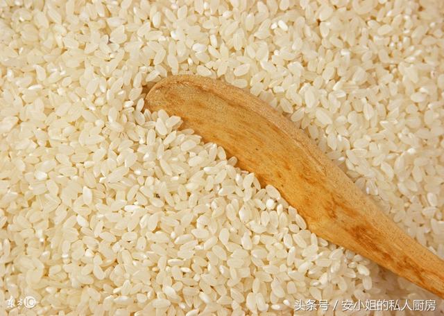 大米裡有米蟲怎麼辦？教你一招「放幾粒它進去」米蟲自己跑出來