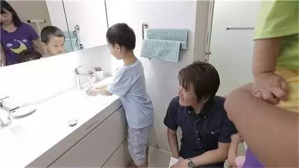 13坪小屋「同住一家七口」好勉強　日本設計師爆改「6室1廳1廚1衛」成果美得不像話
