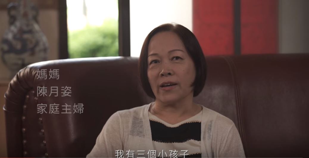 媽媽喬裝店員給兒子驚喜！兒子「我也有禮物給妳」讓媽媽感動到永生難忘