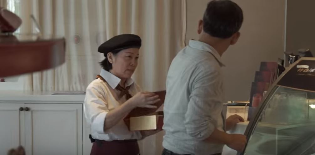 媽媽喬裝店員給兒子驚喜！兒子「我也有禮物給妳」讓媽媽感動到永生難忘