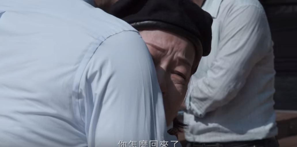 媽媽喬裝店員給兒子驚喜！兒子「我也有禮物給妳」讓媽媽感動到永生難忘