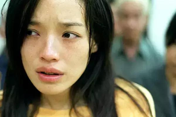 永遠的真女神！舒淇16歲開始賺錢養家　40歲迎來幸福：愛笑的女孩，運氣不會太差