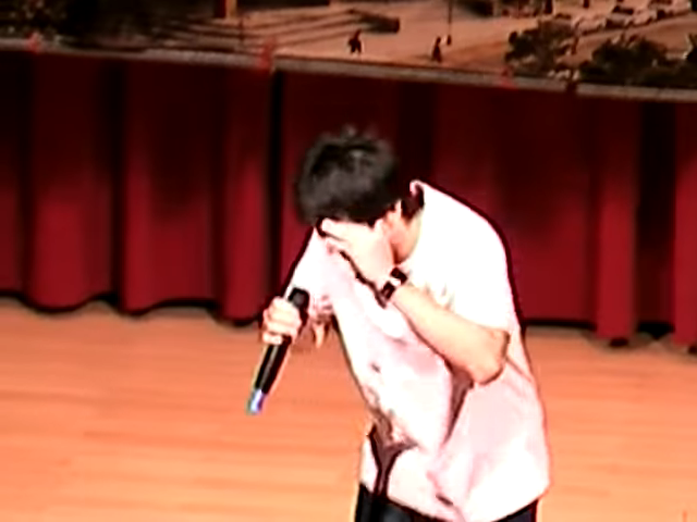 男大生深情演唱《我期待》　副歌「超完美破音」讓觀眾邊笑邊鼓掌