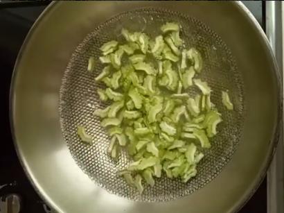「苦瓜好吃有竅門」很多人都做錯了，學會秘招「比肉還好吃」