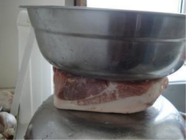 凍肉似石頭別用水泡！二十年老保姆「教我一招」快速解凍不損口感