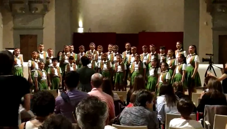 原住民希望合唱團擊敗18國！ 開場唱國歌「男子突然默默起立」網感動：祖國的聲音