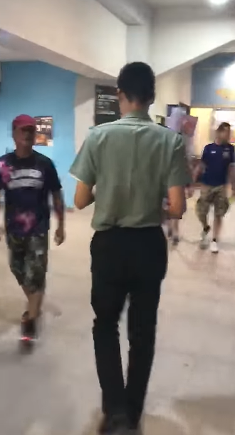 沒親友團！少校衝棒球場「向未婚妻求婚」超有種　路人聽到後「送上新婚禮物」好溫馨