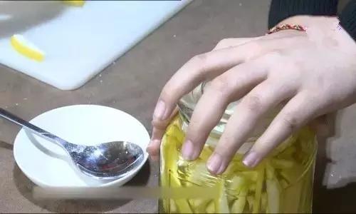 柚子吃完先別丟！達人只花3分鐘「自製洗碗精」清香不傷手　成分天然又環保