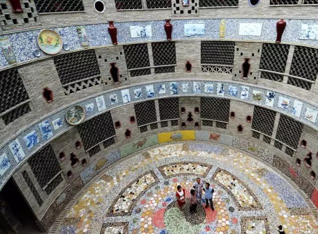 93歲嬤花光「3000萬積蓄」完成夢想瓷宮　富商出一億「買屋內6萬多件瓷器」她霸氣回絕