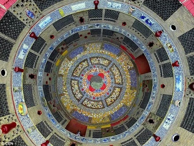 93歲嬤花光「3000萬積蓄」完成夢想瓷宮　富商出一億「買屋內6萬多件瓷器」她霸氣回絕