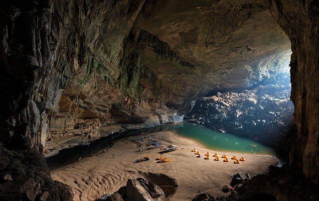 越南意外發現「世界最大洞穴」 裡面有湖泊、河流及森林、內高超40層大樓！美麗卻危險重重