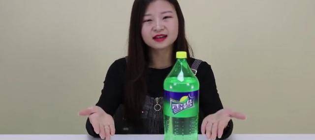【小蘇打加雪碧】的功效太強大！解決了「廁所廚房髒污問題」太實用了