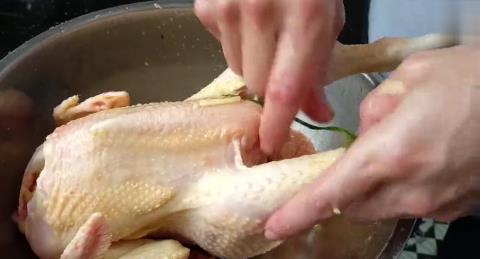 自製「客家蔥油雞」   用料簡單    卻是香嫩好滋味！女兒：好久沒有吃到這麼好吃的雞了
