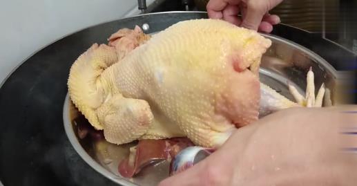 自製「客家蔥油雞」   用料簡單    卻是香嫩好滋味！女兒：好久沒有吃到這麼好吃的雞了