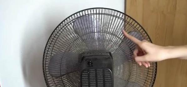清洗風扇不用拆！教你一招「能把灰塵都擦乾淨」鄰居看了紛紛效仿