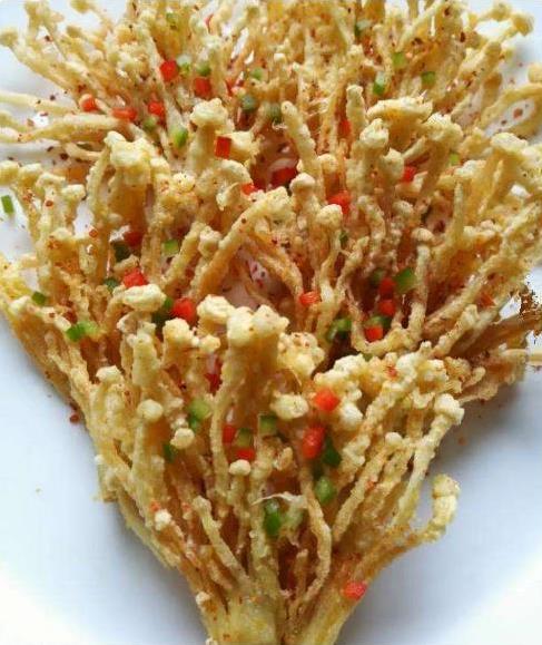 金針菇很火的新吃法，加2個雞蛋，做出來好看又好吃，拿肉都不換！