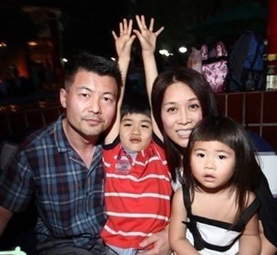 那英從「不被承認的未婚媽媽」變成模範夫妻　如今一家四口過得超幸福