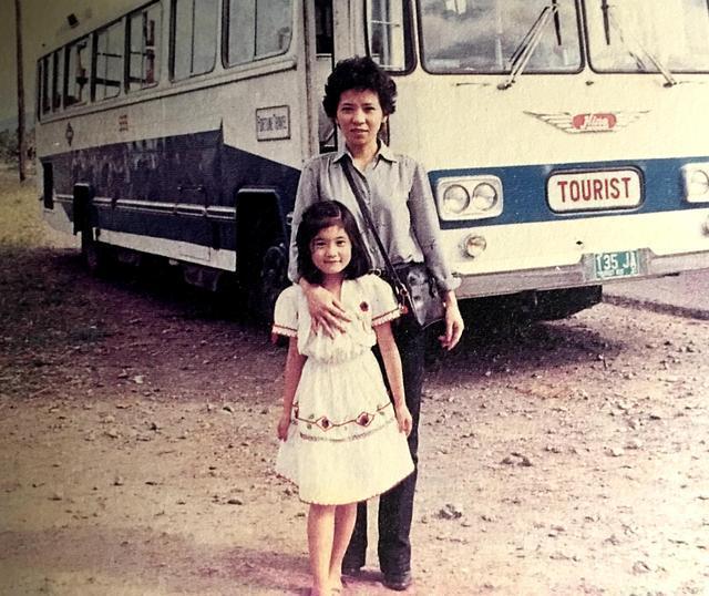 賈靜雯18歲經歷父親離開，36歲槓上前夫，44歲終於活成人生贏家！