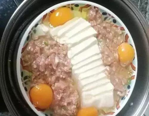 1塊豆腐，4個雞蛋，教你個花樣做法，飯店都吃不到，簡單美味！