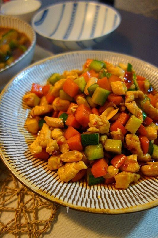 宮保雞丁的14種做法，雞丁嫩滑，湯汁下飯！學會就可以在家做，大人孩子都愛吃