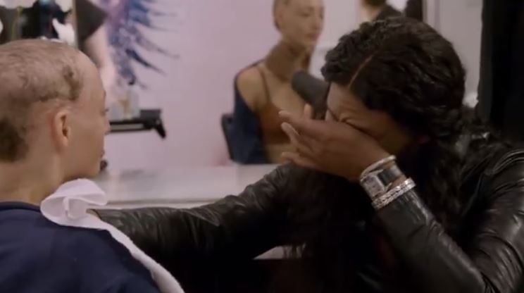 24歲超模「整頭全禿」從小戴假髮　勇闖時尚圈「鏡頭前落淚拆下假髮」惹哭全球：最真實的我