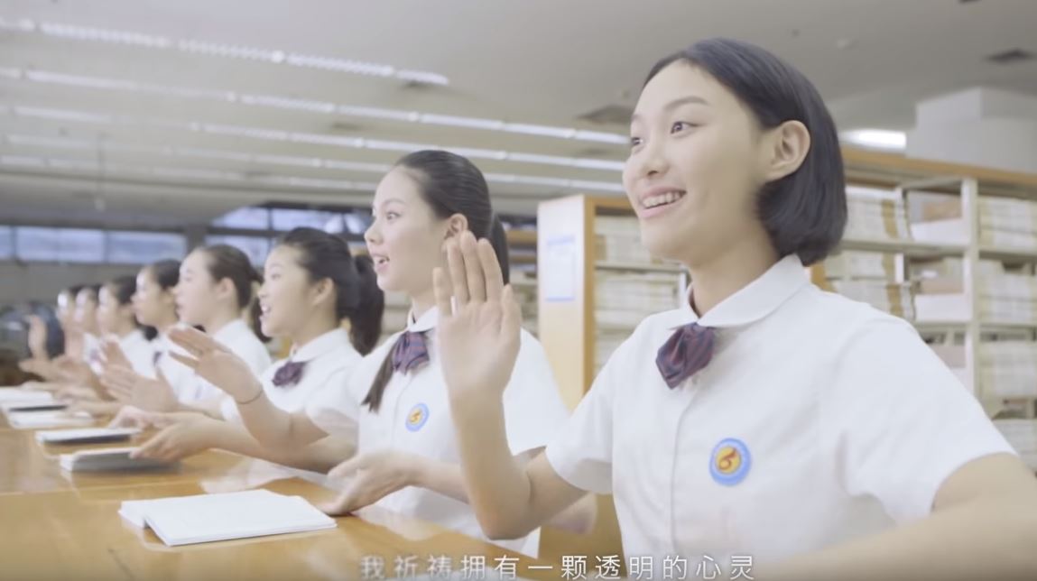 最純淨的聲音！合唱團圖書館大秀天籟合音　搭配華麗翻書「女學生一加入」開口就起雞皮疙瘩