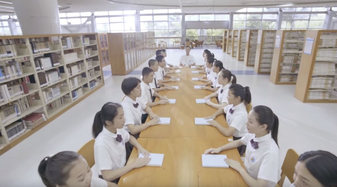 最純淨的聲音！合唱團圖書館大秀天籟合音　搭配華麗翻書「女學生一加入」開口就起雞皮疙瘩