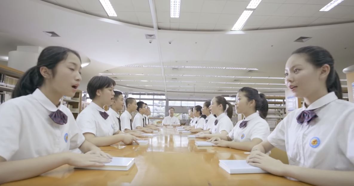 最純淨的聲音！合唱團圖書館大秀天籟合音　搭配華麗翻書「女學生一加入」開口就起雞皮疙瘩