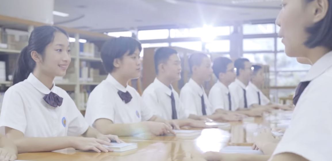 最純淨的聲音！合唱團圖書館大秀天籟合音　搭配華麗翻書「女學生一加入」開口就起雞皮疙瘩